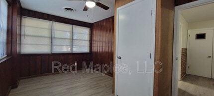 8838 May Ave in Jennings, MO - Building Photo - Building Photo
