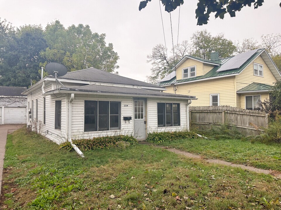 1234 Park Ave in La crosse, WI - Building Photo