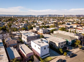1805 S Longwood Ave in Los Angeles, CA - Foto de edificio - Building Photo