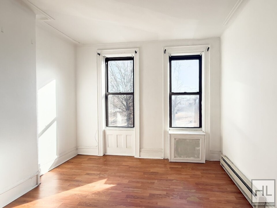 STARR STREET / Spacious Bushwick 2-Bed 1-Bath / Amazing Location in Brooklyn, NY - Foto de edificio