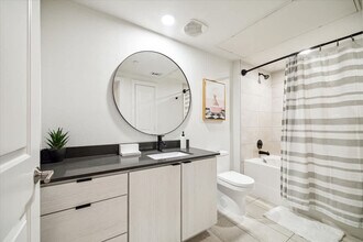 2137 Pelham Dr in Houston, TX - Building Photo - Building Photo