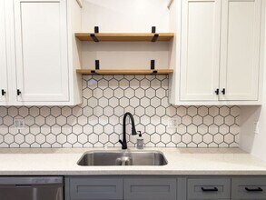 3015 Somerset Dr in Los Angeles, CA - Building Photo - Building Photo