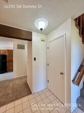 14250 SW Daphne St in Beaverton, OR - Building Photo - Building Photo