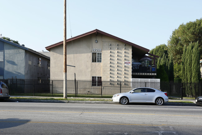 19218 Parthenia St in Northridge, CA - Foto de edificio - Building Photo