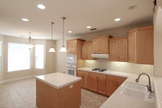620 San Gabriel St in Redding, CA - Building Photo - Building Photo