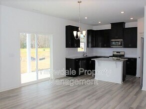 125 Willow Grove Ln in Fuquay Varina, NC - Building Photo - Building Photo