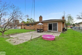 11489 Anna Lisa Dr in Macomb, MI - Building Photo - Building Photo