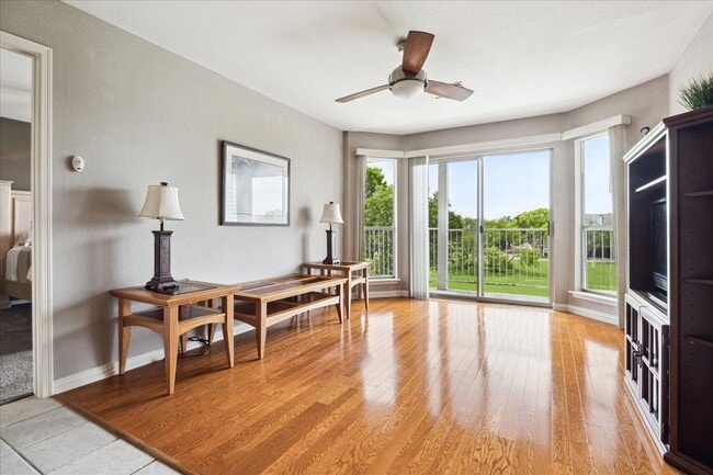 18617 Egret Bay Blvd, Unit 308 in Houston, TX - Foto de edificio - Building Photo