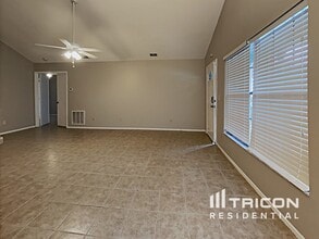 3834 Lake Shore Dr in Palm Harbor, FL - Building Photo - Building Photo