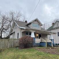 2328 Tuscarawas St E in Canton, OH - Building Photo