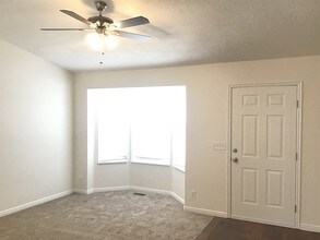 5540 W Stone Blf Wy in Kearns, UT - Building Photo - Building Photo