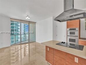 218 SE 14th St, Unit # 902 in Miami, FL - Building Photo - Building Photo