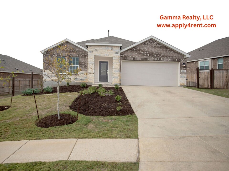 32143 Escarole Bnd in Bulverde, TX - Building Photo