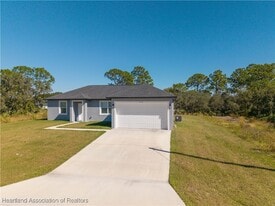 836 Hanover Ave in Sebring, FL - Building Photo