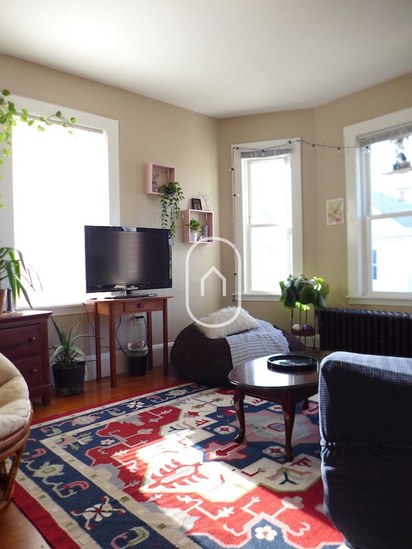 1564 Tremont St, Unit 4br1ba in Boston, MA - Foto de edificio - Building Photo