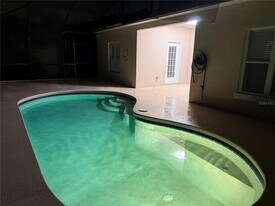 1923 Magical Ln in Kissimmee, FL - Building Photo