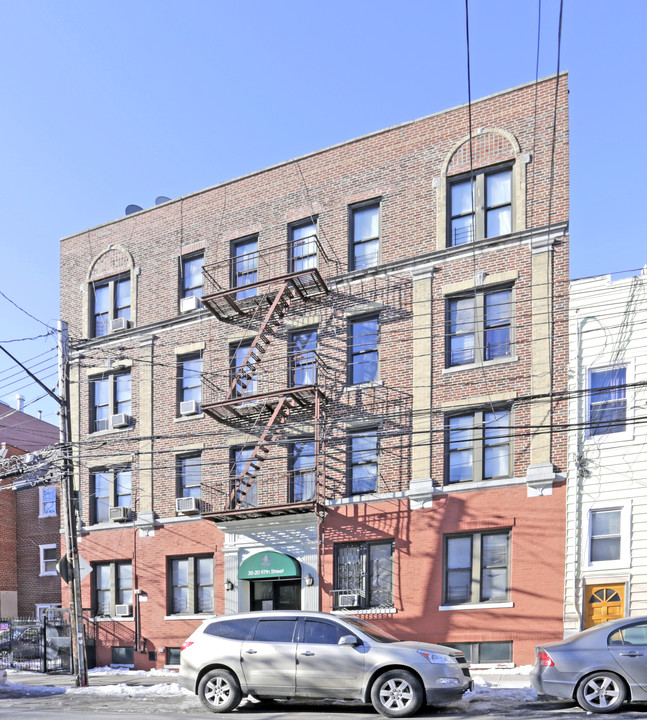 35-20 97th St in Flushing, NY - Building Photo