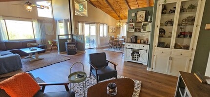 37 Oak Pl in Kernville, CA - Building Photo - Building Photo