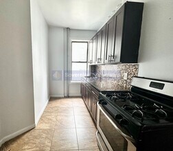 70 Post Ave in New York, NY - Building Photo - Building Photo