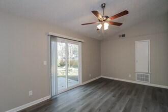 3000 Owens Meadow Dr NW in Kennesaw, GA - Building Photo - Building Photo