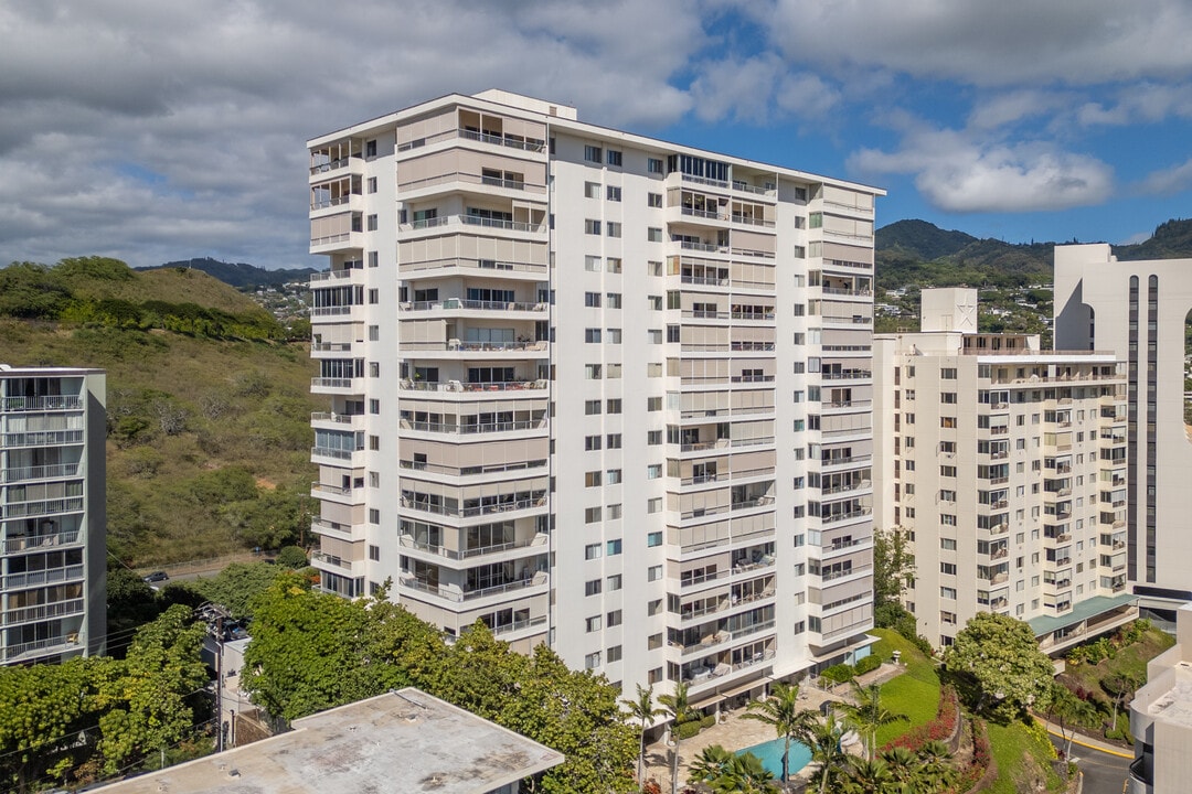 999 Wilder Ave in Honolulu, HI - Building Photo