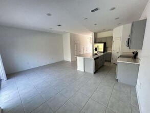 3631 Mayfair St in Kissimmee, FL - Building Photo - Building Photo