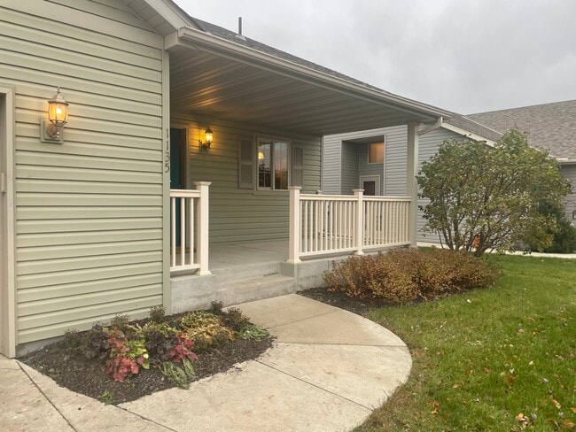 property at 1135 Mockingbird Loop