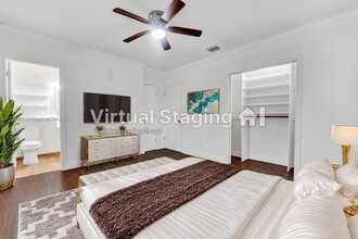 555 NW 111th St in Miami, FL - Building Photo - Building Photo