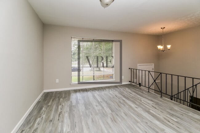 1490 Sunset Way in Morrow, GA - Foto de edificio - Building Photo