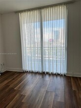 690 SW 1st Ct, Unit 605 in Miami, FL - Building Photo - Building Photo