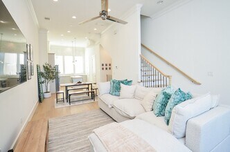 6125 Cottage Grove Lake Dr in Houston, TX - Building Photo - Building Photo