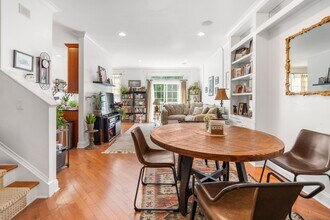 2 Dogwood Ct in Middlebury, CT - Building Photo - Building Photo