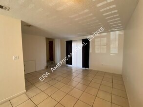 230 Oxford Ct in Mary Esther, FL - Building Photo - Building Photo