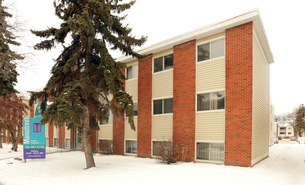 Chelsey Apartments in Edmonton, AB - Building Photo