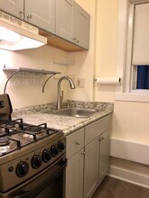 63 Burbank St, Unit 4 in Boston, MA - Foto de edificio - Building Photo