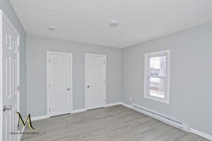 129-131 Center St in Holyoke, MA - Building Photo