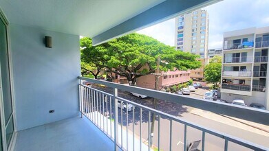 1621 Dole St in Honolulu, HI - Building Photo - Building Photo