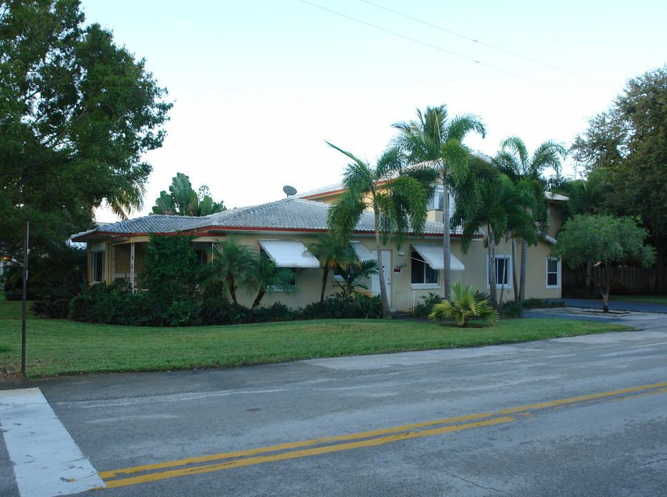 749 N 16th Ave in Fort Lauderdale, FL - Foto de edificio