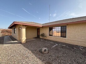 4128 Trimaran Pl E in Lake Havasu City, AZ - Building Photo