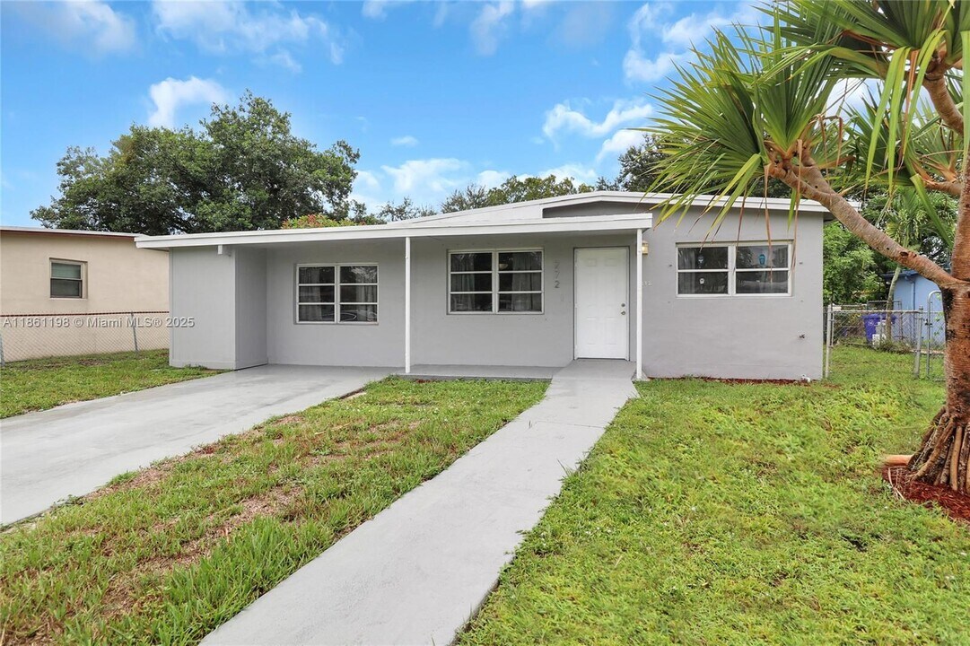 272 NW 30th Terrace in Fort Lauderdale, FL - Building Photo