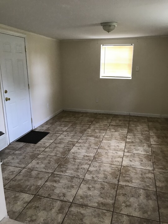 1860 Lynncrest Rd in Lakeland, FL - Building Photo