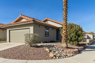 7700 Blackbird Ave, Unit 326 in Las Vegas, NV - Building Photo - Building Photo