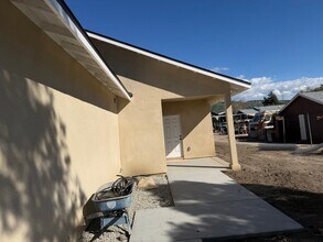1326 Malachite Ave in Mentone, CA - Building Photo - Building Photo