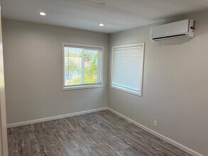 560 W Harvard St, Unit 2 in Glendale, CA - Foto de edificio - Building Photo