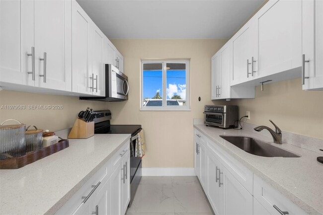 10750 SW 43rd Ln in Miami, FL - Building Photo - Building Photo