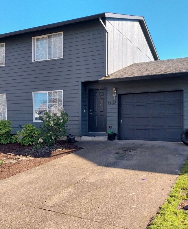 property at 1730 SW Fellows St