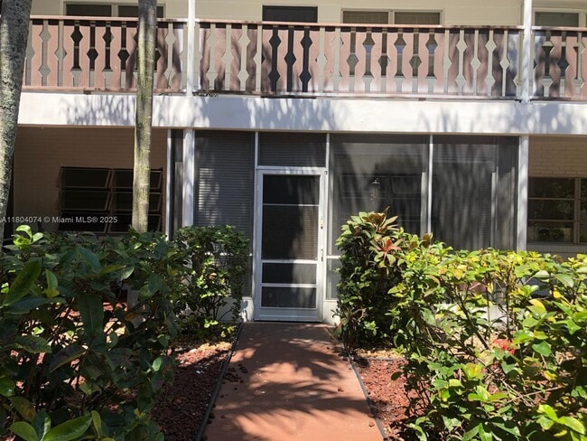 1930 Jackson St in Hollywood, FL - Building Photo - Building Photo