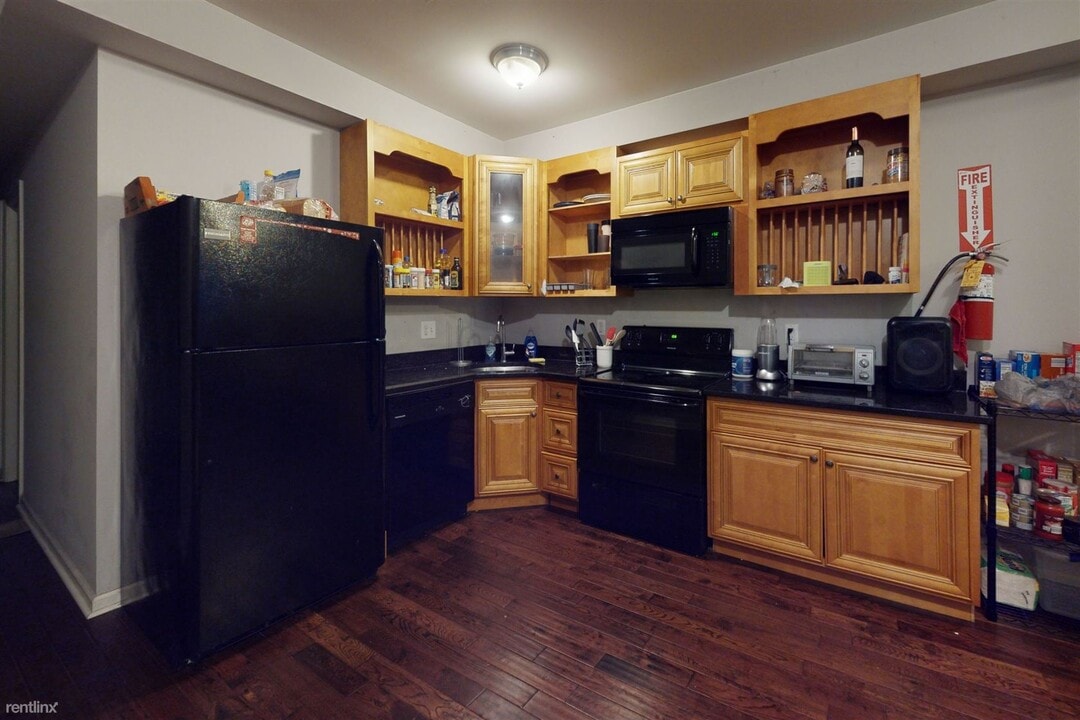 1628 Willington St Photo