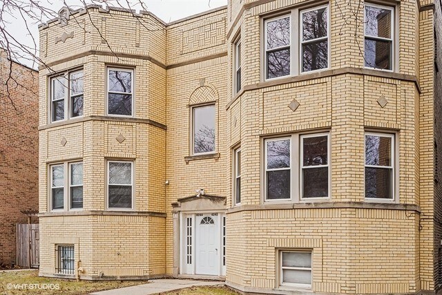 4242 W Wrightwood Ave in Chicago, IL - Foto de edificio