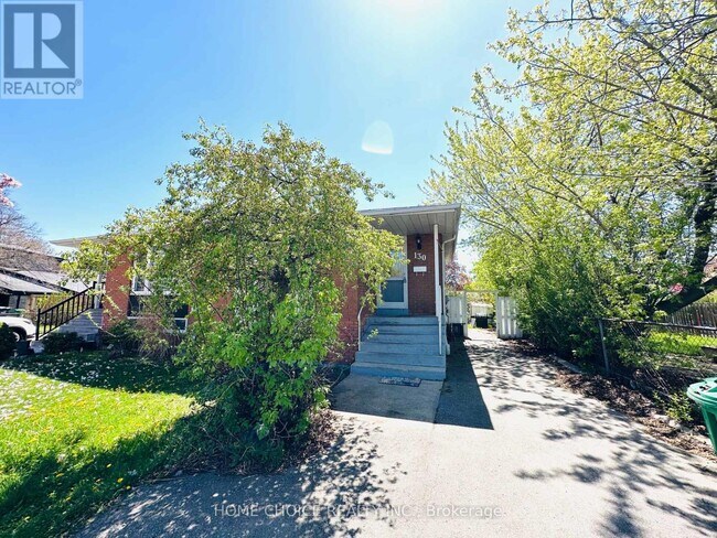 130 Earnscliffe Cir in Brampton, ON - Building Photo - Building Photo